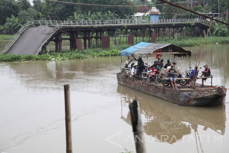 Debit Air Sungai Brantas Meningkat