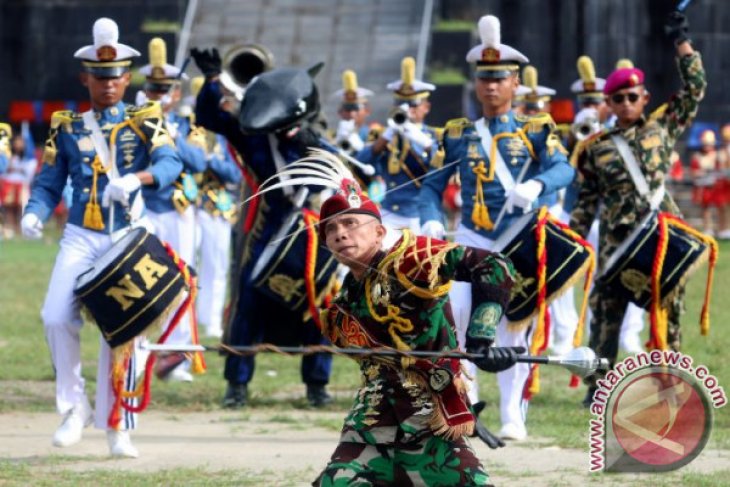 Kirab AAL di Kota Ambon