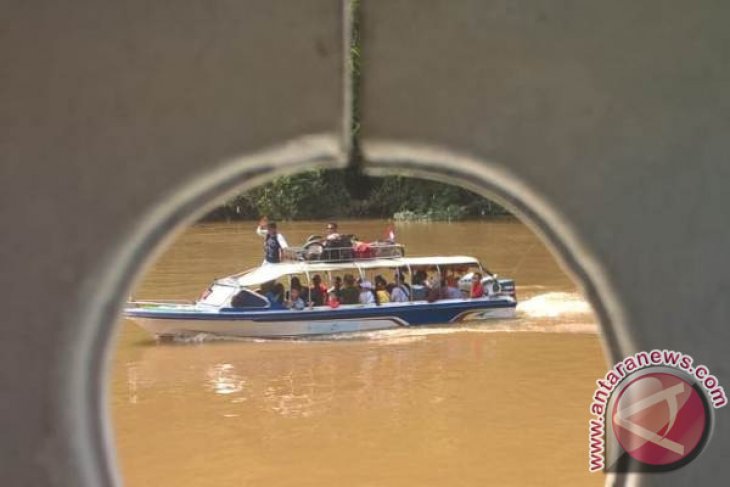 Angkutan Sungai Jadi Andalan