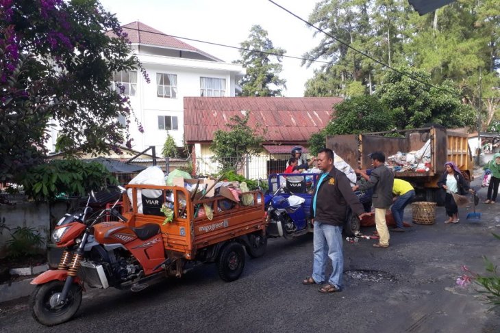 Bersihkan sampah