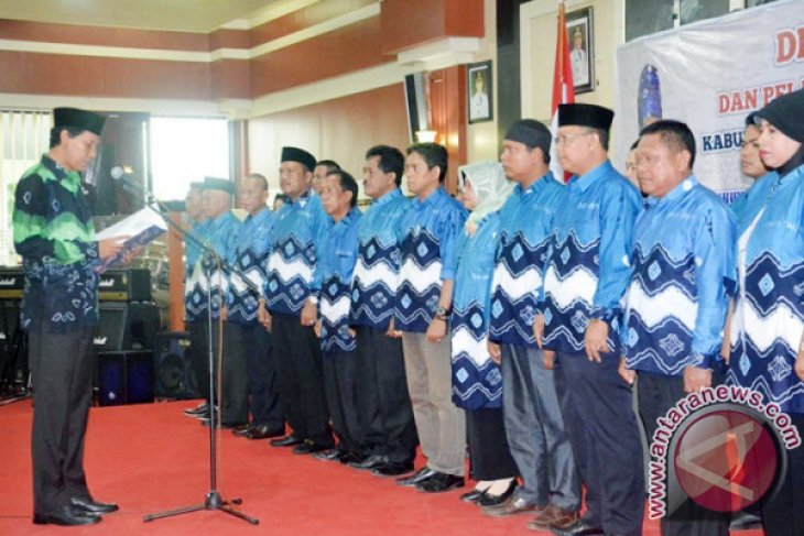 MELANTIK DEWAN KESENIAN TANAH LAUT