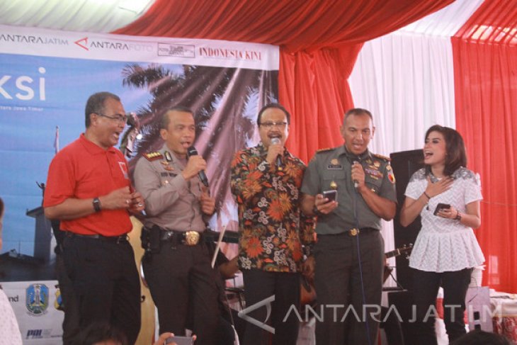 Pembukaan Pameran Foto Retropeksi Antara Jatim