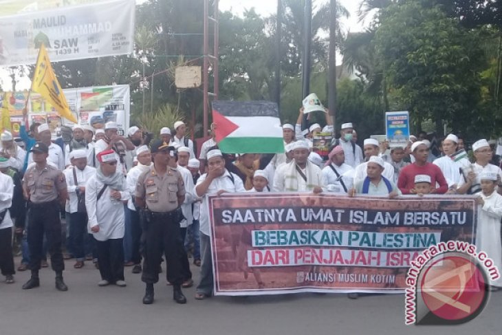 Unjuk Rasa Bela Palestina di Sampit