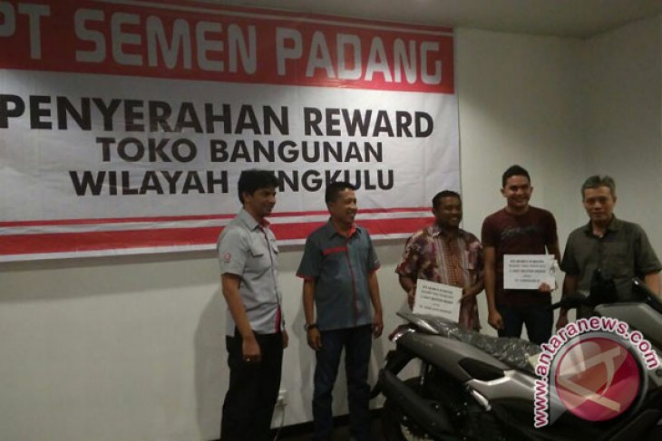 Semen Padang pastikan stok akhir tahun