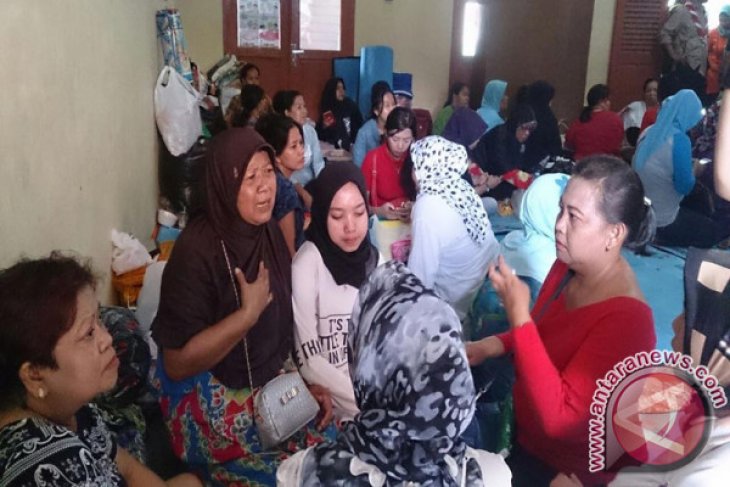 Posko Kesehatan Siaga Di Lokasi Pengungsian Kebakaran