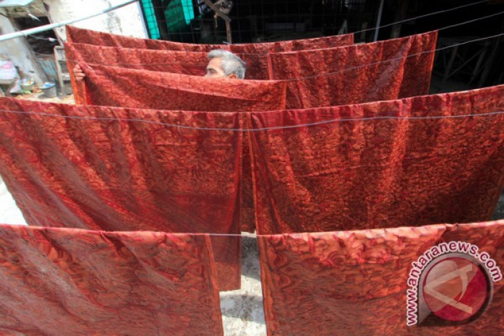 Indonesian batik exhibited in Canberra