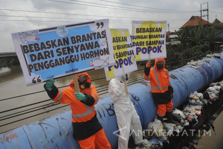 Aksi Ecoton Jembatan Sepanjang