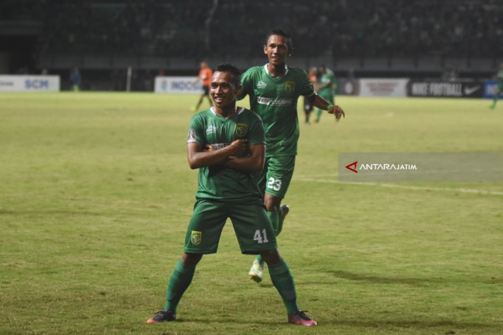 Persebaya Libas Perseru Serui