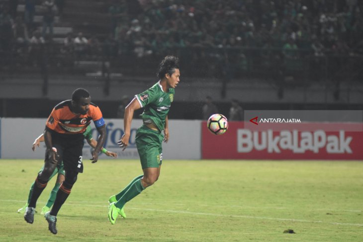 Persebaya Libas Perseru Serui