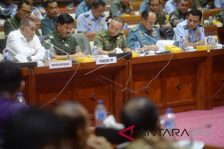 Raker DPR dengan Menhan dan Panglima TNI