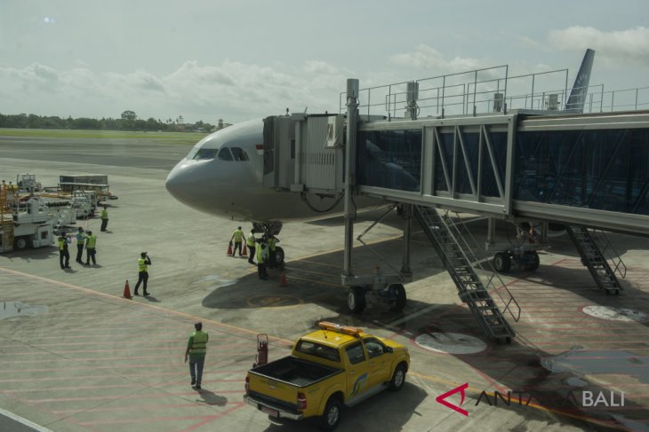 Penerbangan Perdana Tiongkok-Bali