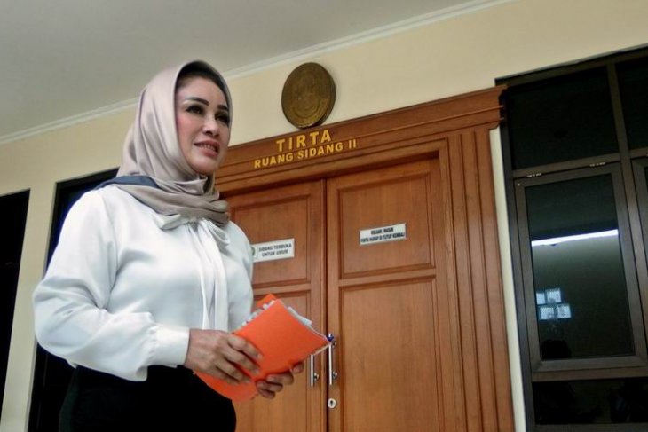 Sidang perdana Siti Mashita