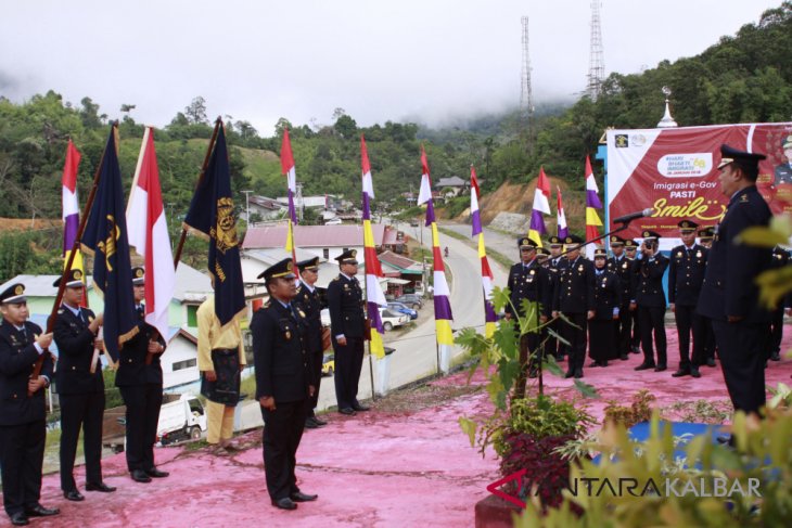 Upacara Hari Bhakti Imigrasi di Entikong