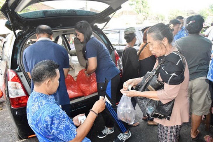 1 ton beras terjual sejam, Operasi Pasar Beras di Badung