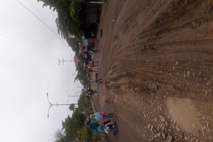 Ruas Jalan Mabuun Rusak