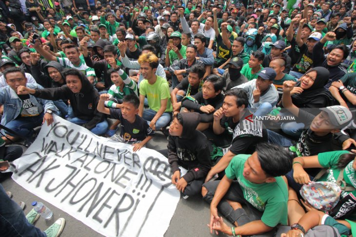 Bonek dan PSHT di PN Surabaya