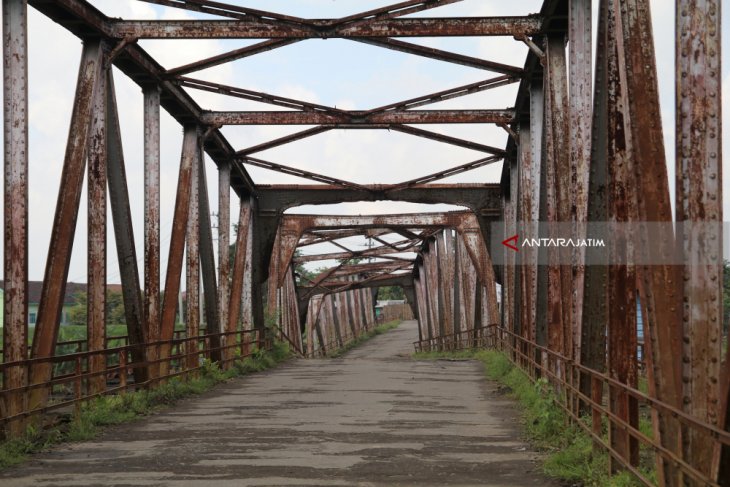 Jembatan Kertosono Lama Ditutup