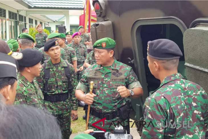 Kodam Sriwijaya perbantukan pasukan bantu membatasi pergerakan orang