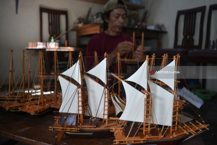 Miniatur Kapal Phinisi