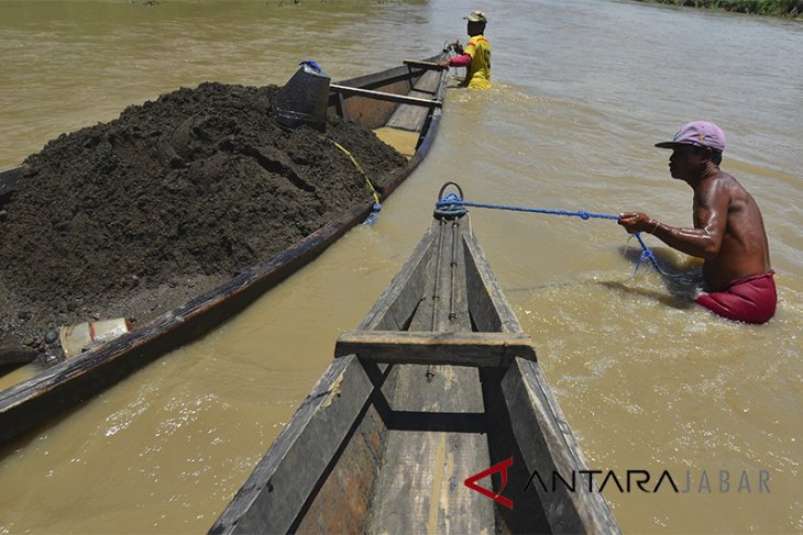 Penambang Pasir Sungai