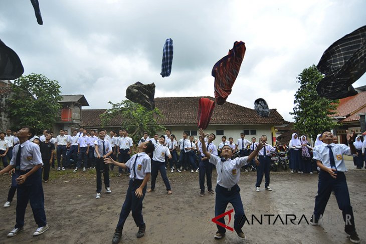 Permainan Tradisional Kain Sarung