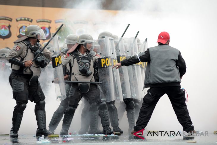 Simulasi pengamanan pilkada Kalbar