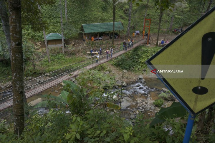 Wisata Air Terjun Urang Kambu