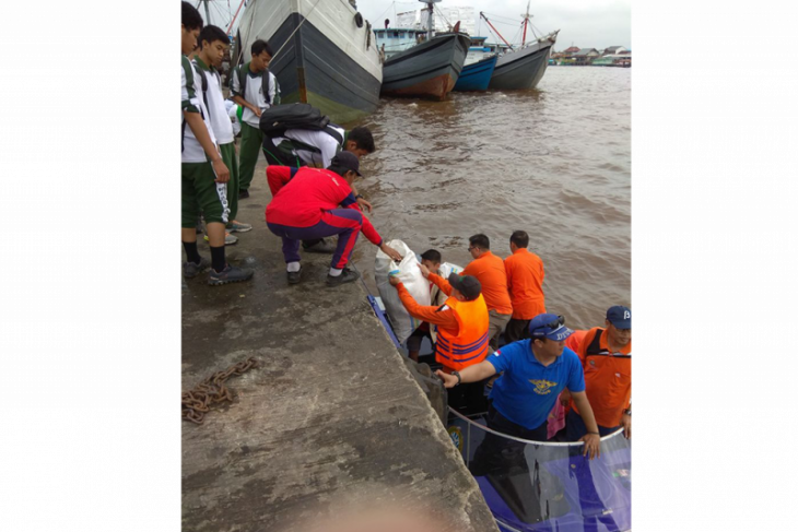 Bersih-bersih Sungai Kapuas