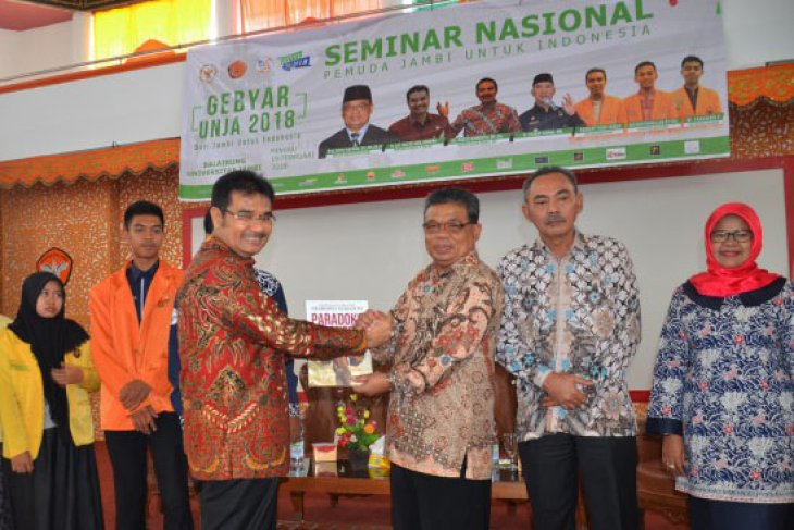 Seminar Nasional Gebyar Unja 2018 