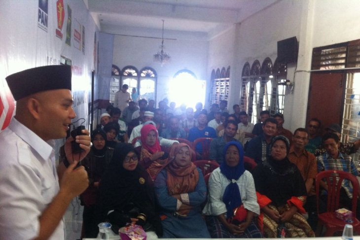 Guru honorer siap pilih Rusydi-Rosad
