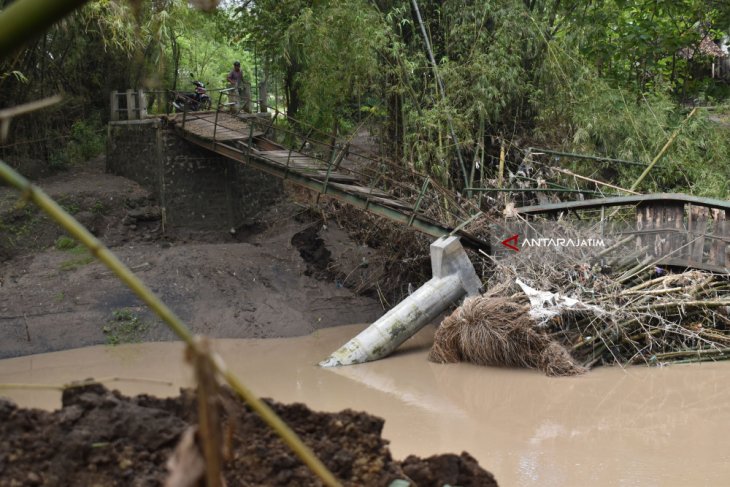 Jembatan Roboh Ngawi