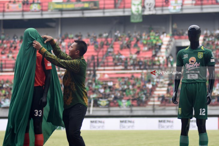 Kostum Baru Persebaya