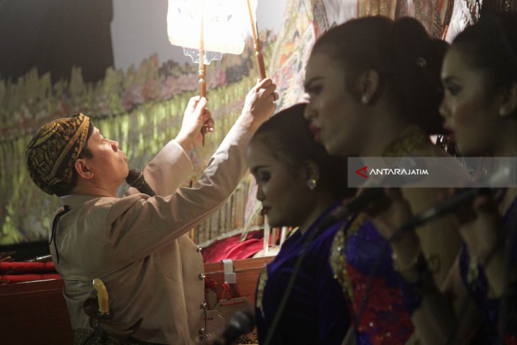 Pergelaran Wayang Kulit Malam Prajurit