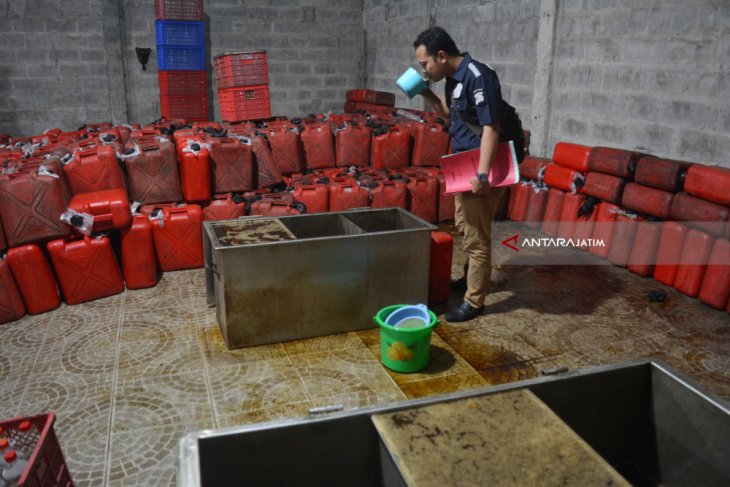 Penggerebekan Jamu Oplosan