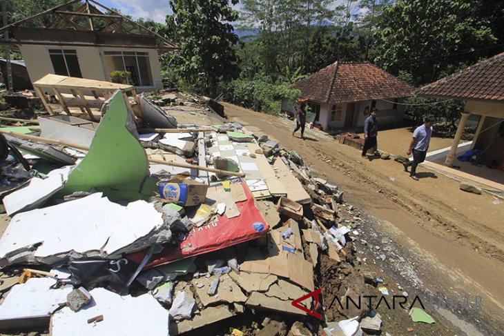 Pergerakan Tanah di Kuningan