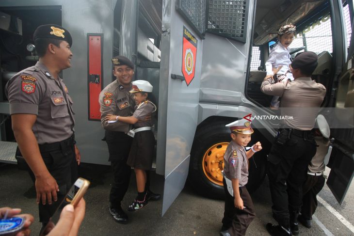 Polisi Sahabat Anak