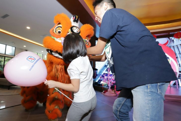 Podomoro Park Bagi-Bagi Hadiah Meriahkan Imlek