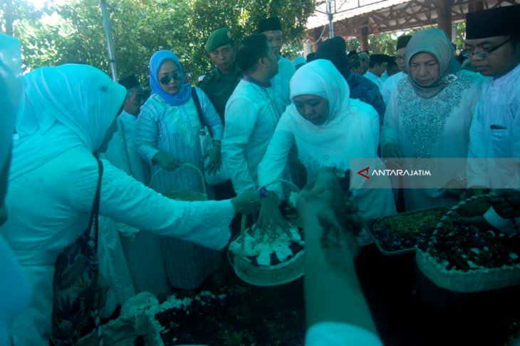 Pemakaman Adik Kandung Gus Dur