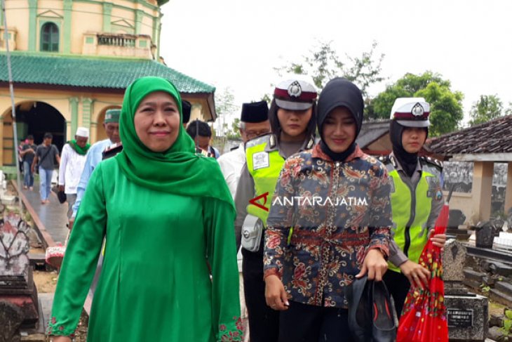 Khofifah Minta Pemkab Sumenep Perkuat Wisata Religi (Video)