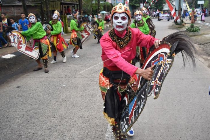 Parade budaya HUT Kabupaten Semarang