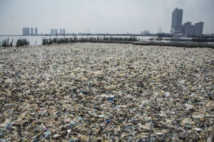 Sampah di Teluk Jakarta
