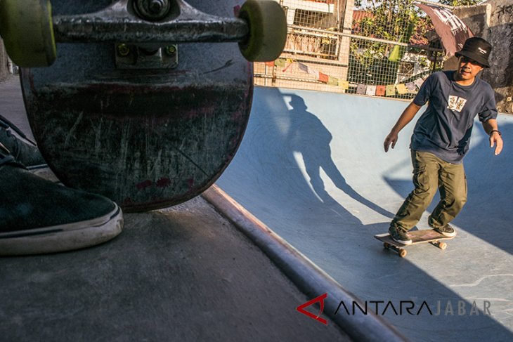 Arena Skateboard di atap rumah