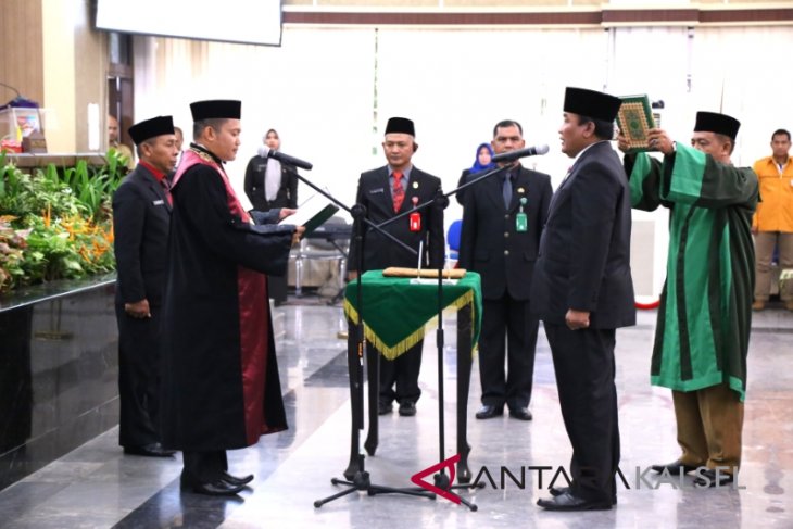 Pengukuhan Ketua DPRD Tanah Laut