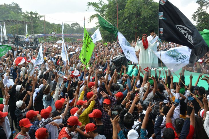 Kampanye Terbuka Gus Ipul-Puti