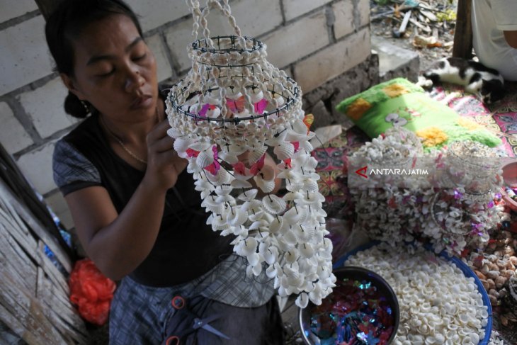Kerajinan Kulit Kerang