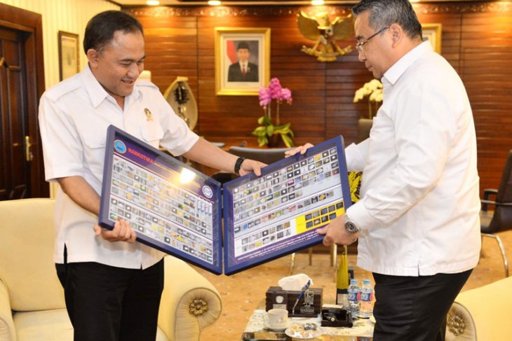 Mendes inisiasi gerakan desa bersih narkoba