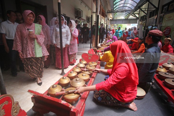 Peringatan Hari Kartini di Surabaya