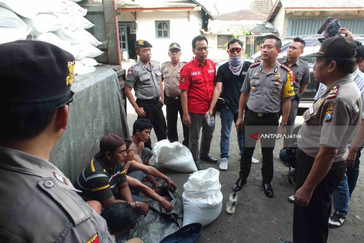 Penangkapan Sindikat Pencurian Gula