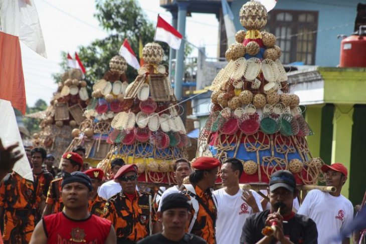 Karnaval grebeg penjalin