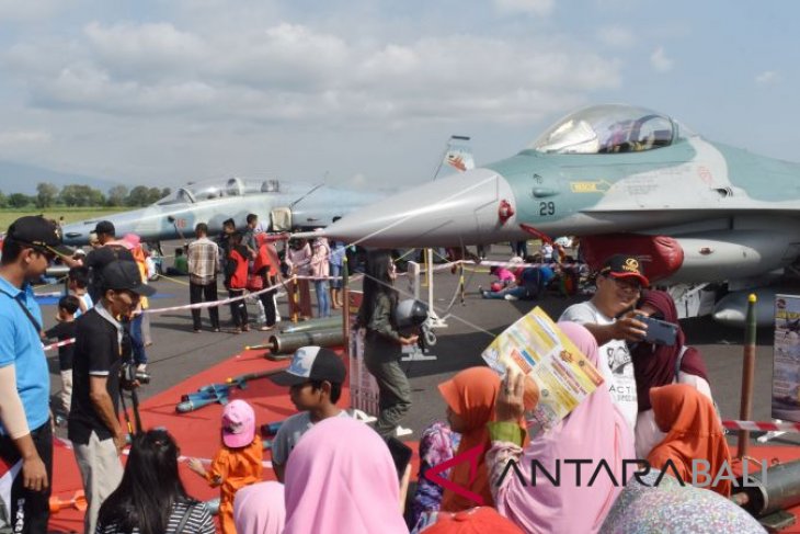 Open House TNI AU